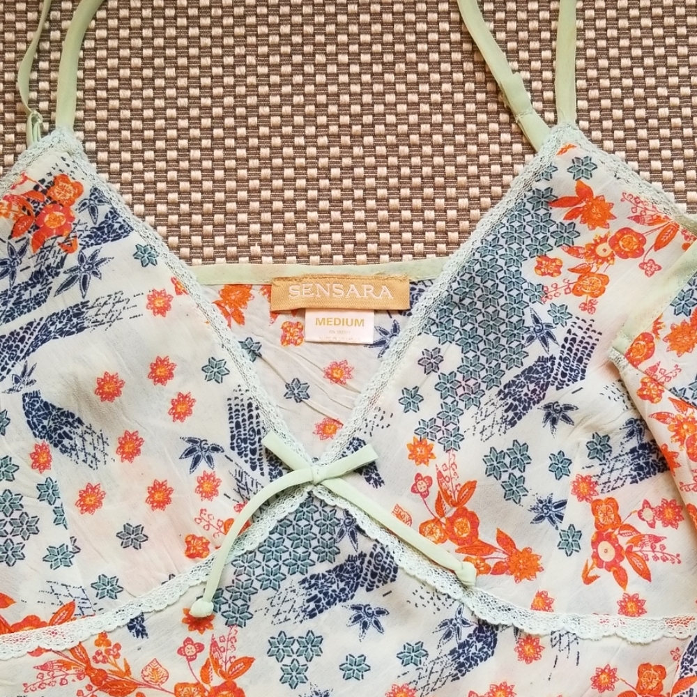 Lovely and flowy Sensara pajamas - M